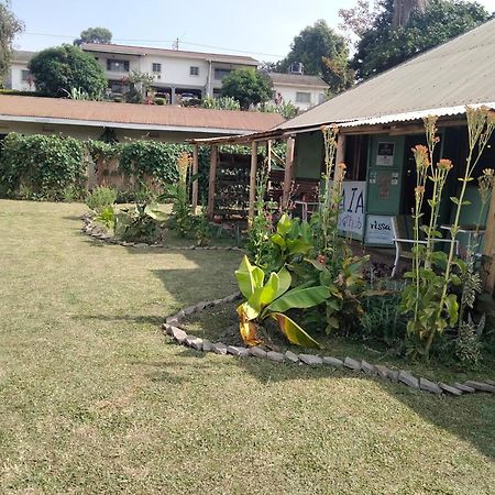 Gaia Eco Hub Bnb Fort Portal Bagian luar foto