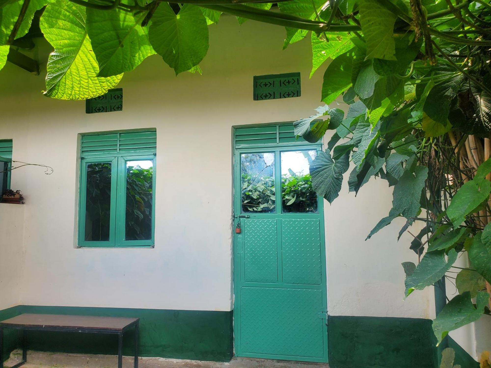Gaia Eco Hub Bnb Fort Portal Bagian luar foto