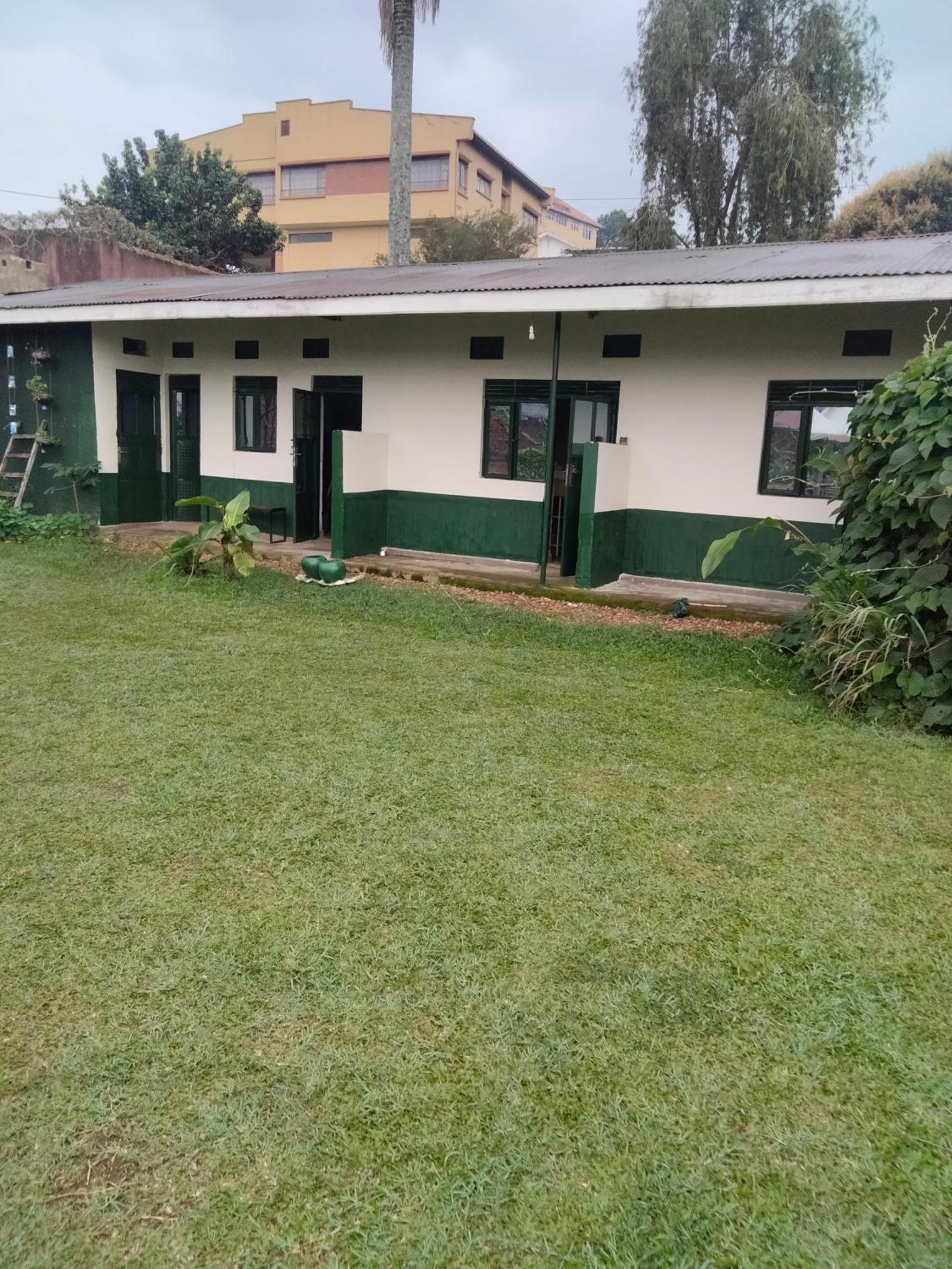 Gaia Eco Hub Bnb Fort Portal Bagian luar foto