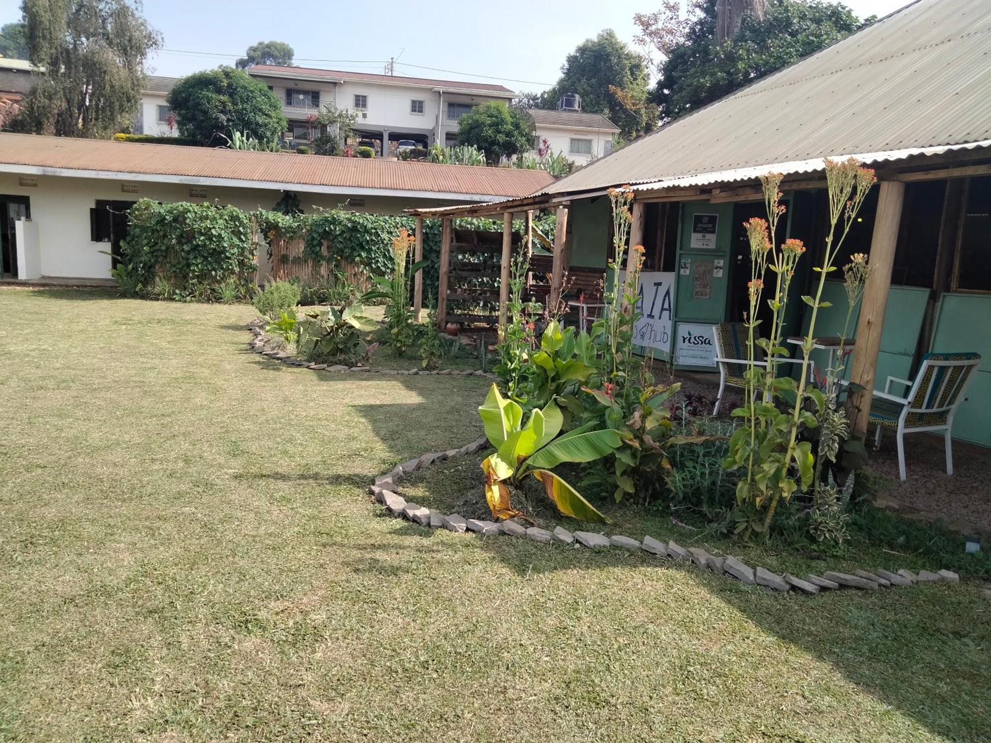 Gaia Eco Hub Bnb Fort Portal Bagian luar foto